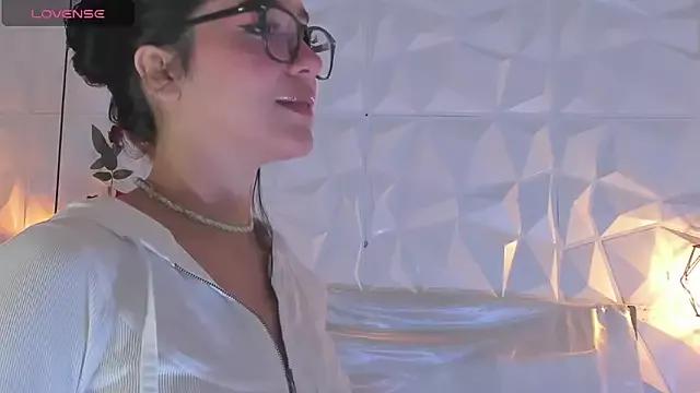 lilith__rosse from StripChat is Freechat