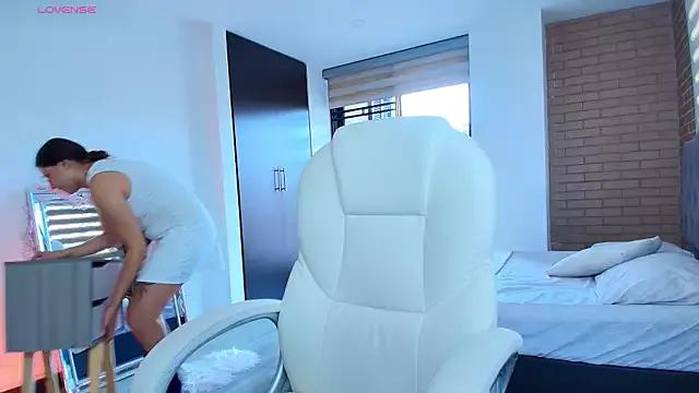 LilithAbril from StripChat is Freechat