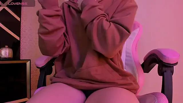 LilithCary from StripChat