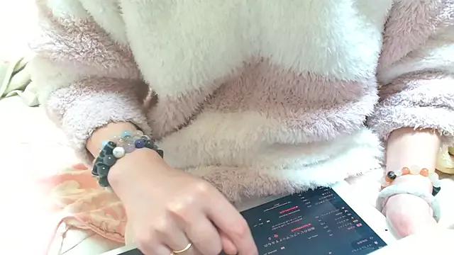 liliyRiSAcha-n from StripChat
