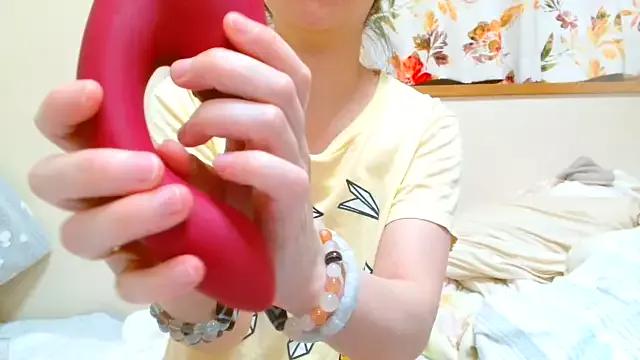 liliyRiSAchan from StripChat