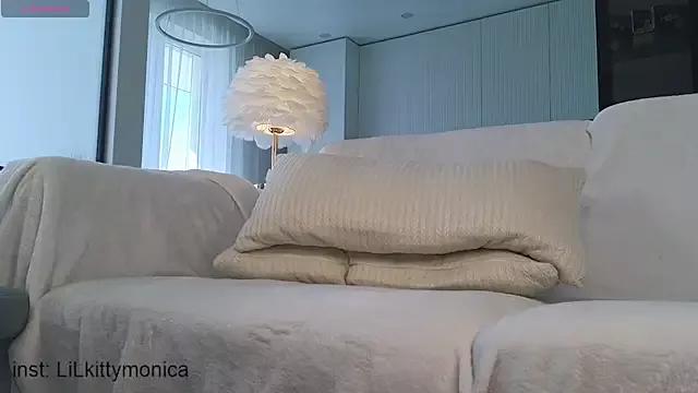 lilkittymonica from StripChat is Freechat