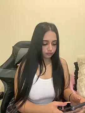 LilMisIndianx from StripChat