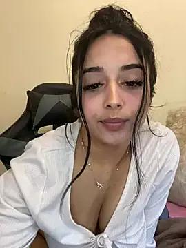 LilMisIndianx from StripChat