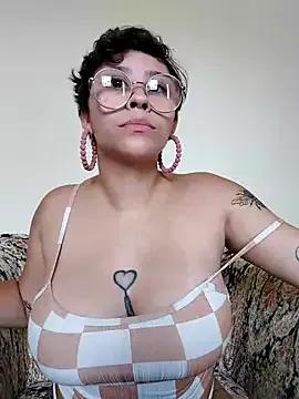 Lilmuh_ from StripChat is Freechat