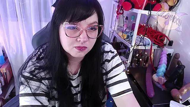 LiloMoon69 from StripChat