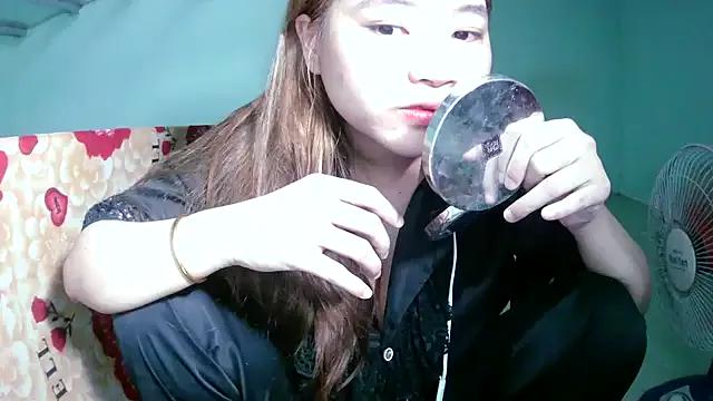 Lily3322 from StripChat