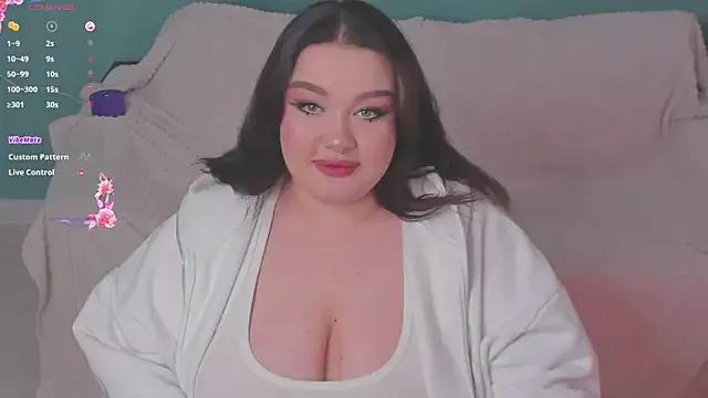 LilyBelll from StripChat