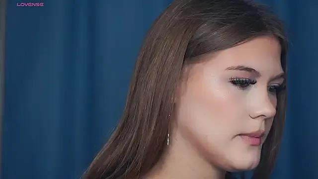 LilyHeupel from StripChat