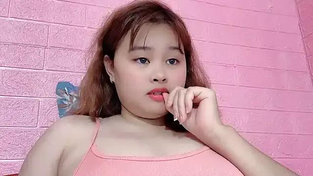 Lina8386 from StripChat is Freechat