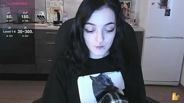 linaa__tyaan from StripChat is Freechat