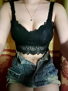 LinaCii from StripChat is Freechat