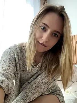 LinaViam from StripChat is Freechat