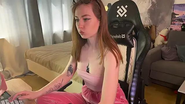 LinaWitch from StripChat is Freechat