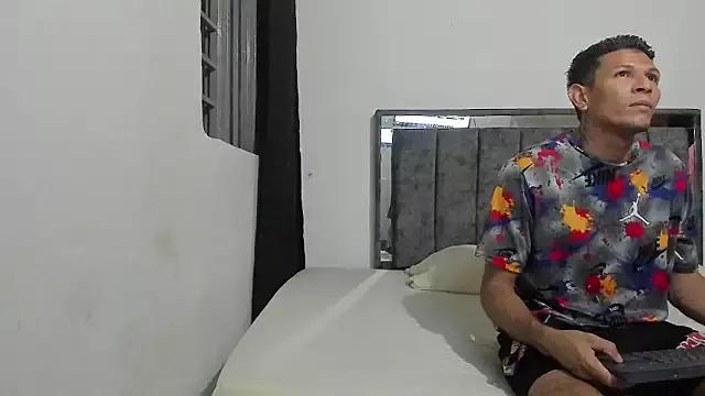 lindoshot_sexlove from StripChat is Freechat