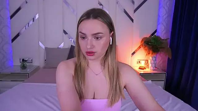 LindsieGreyy from StripChat is Freechat