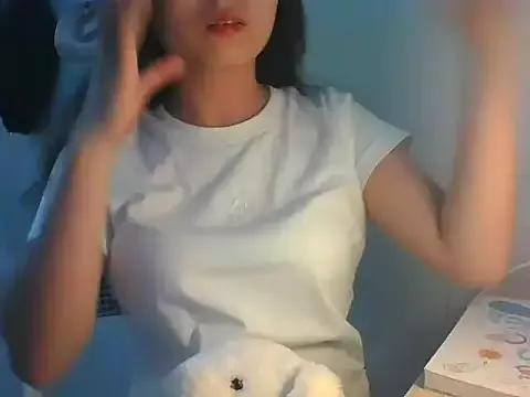 Linzly from StripChat is Freechat