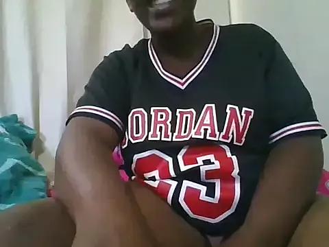 Liqueeny from StripChat is Freechat