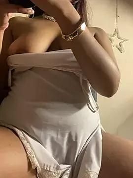 Lisa_richards from StripChat is Freechat