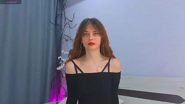LisaDrake from StripChat is Freechat
