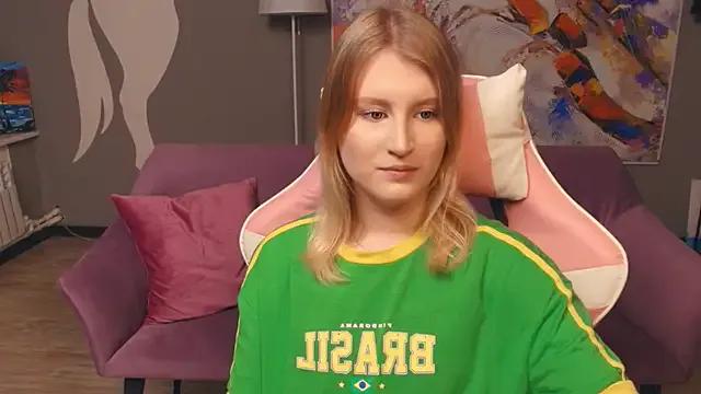 LisaRais from StripChat is Freechat