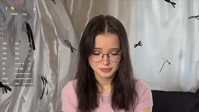 LittelShine from StripChat