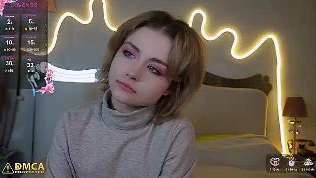 little__emily from StripChat is Freechat