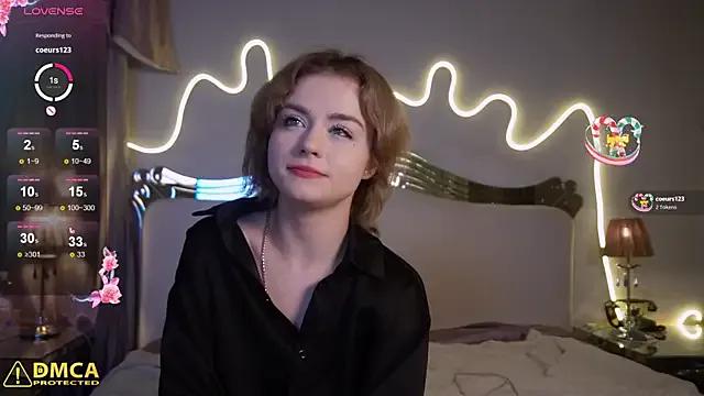 little__emily from StripChat is Freechat