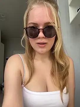 Little_Forest_ELF from StripChat