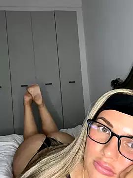 little_lola_x from StripChat is Freechat