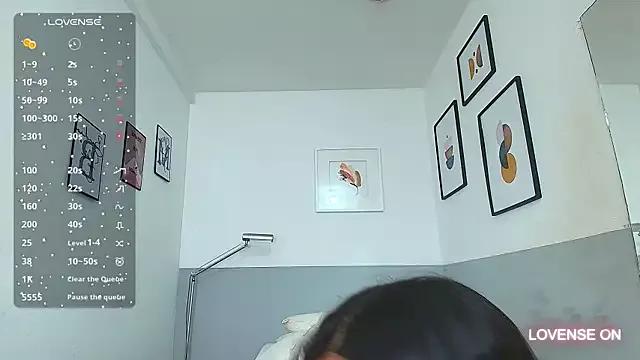 littlee_emilyy_ from StripChat