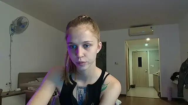littlemolly11 from StripChat is Freechat