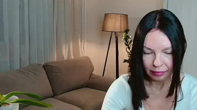 LittleNicolee on StripChat 