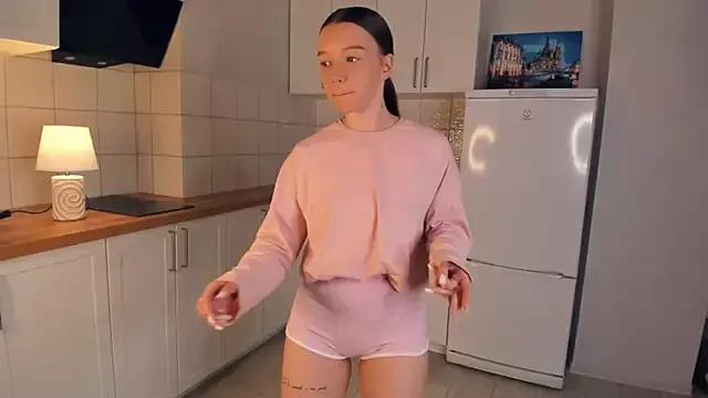 litttle_ladyy from StripChat is Freechat