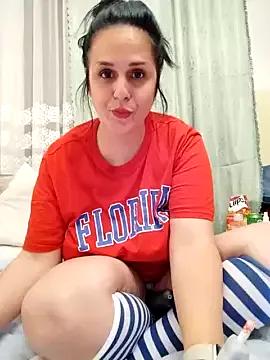 LivingLaVidaMommy from StripChat