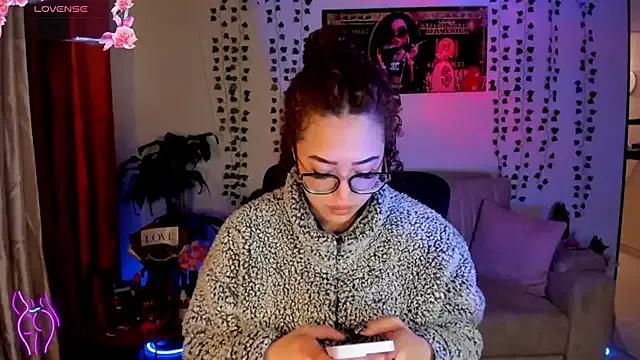 Lizz_martins from StripChat is Freechat