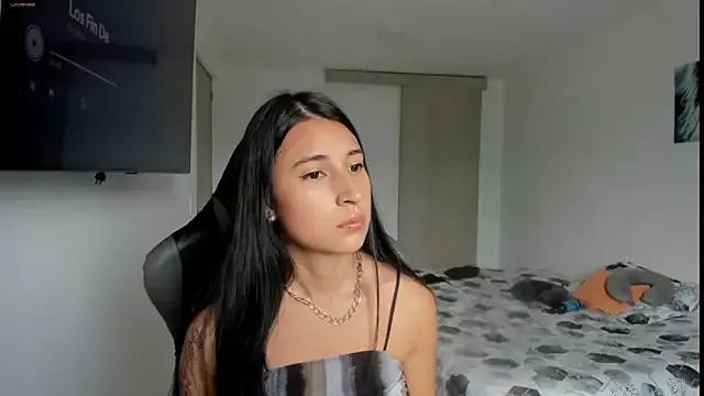 lizzyluk_ch from StripChat