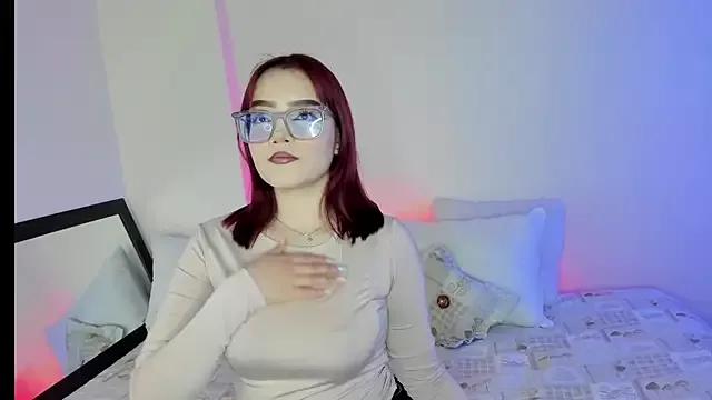 LizzyRoses17 from StripChat