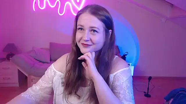 LizzyShine from StripChat