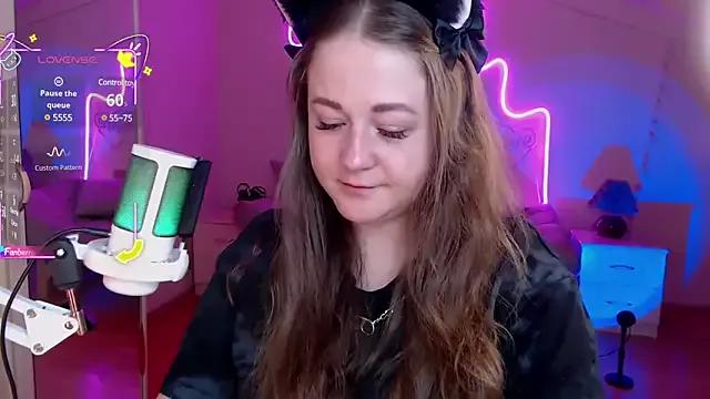 LizzyShine from StripChat
