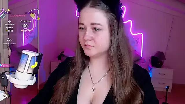 LizzyShine from StripChat