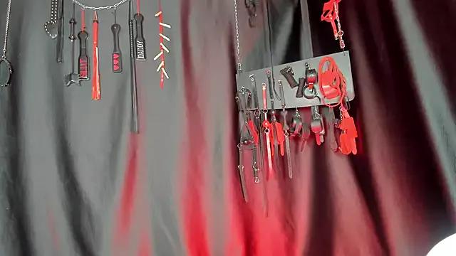 Loana_bastian_bdsm from StripChat is Freechat
