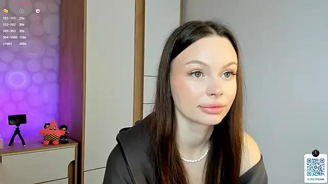 LoisBryan from StripChat is Freechat