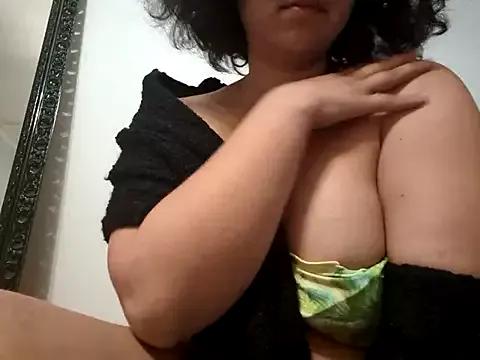 lola9393girl from StripChat is Freechat