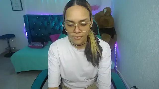 Lola_bikers_m from StripChat is Freechat