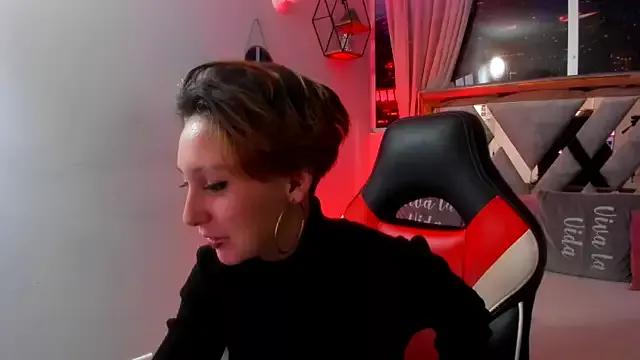 Lola_Vidal from StripChat is Freechat