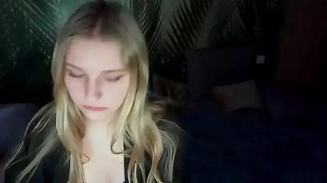LolaDall from StripChat