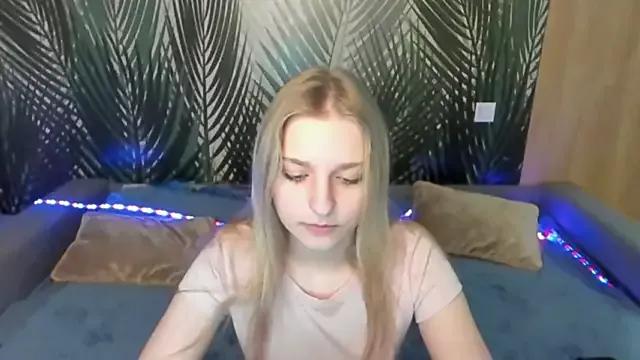 LolaDall from StripChat