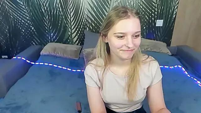 LolaDall from StripChat