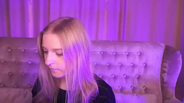 LolaDall from StripChat